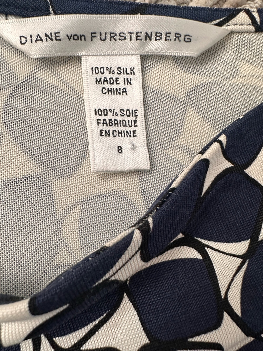 Diane Von Furstenberg 100% Silk Jersey Navy White Print Sheath Dress Sz 8 - Picture 5 of 8